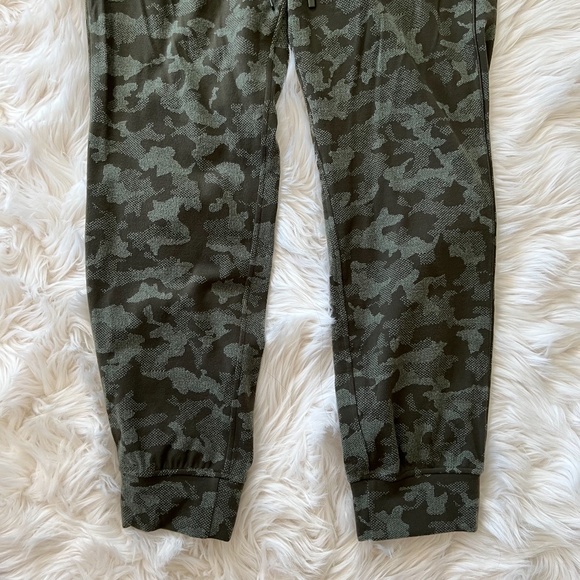 NWT Lululemon Ready to Rulu 7/8 Jogger Jacquard HGOG Camo Green size 8 New - Picture 13 of 13